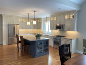 Kitchen with undercabinet, recessed and pendant lights
